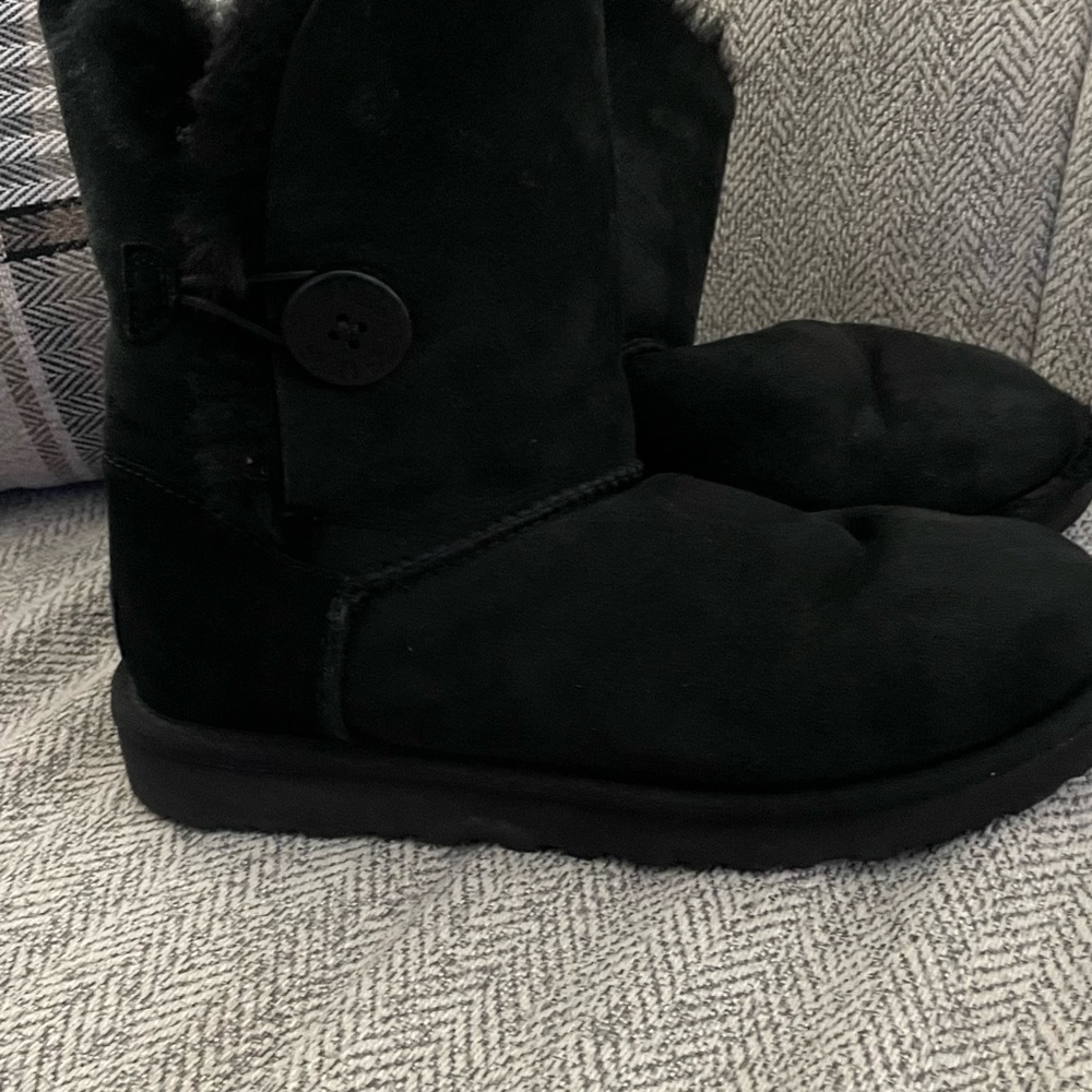 Women’s Bailey Button Ugg boots